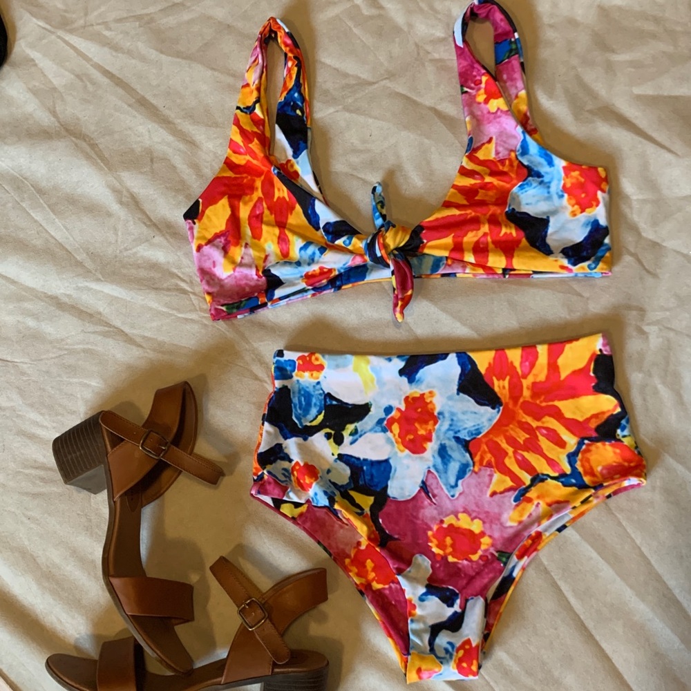 2/$15 NWOT floral high waisted bikini